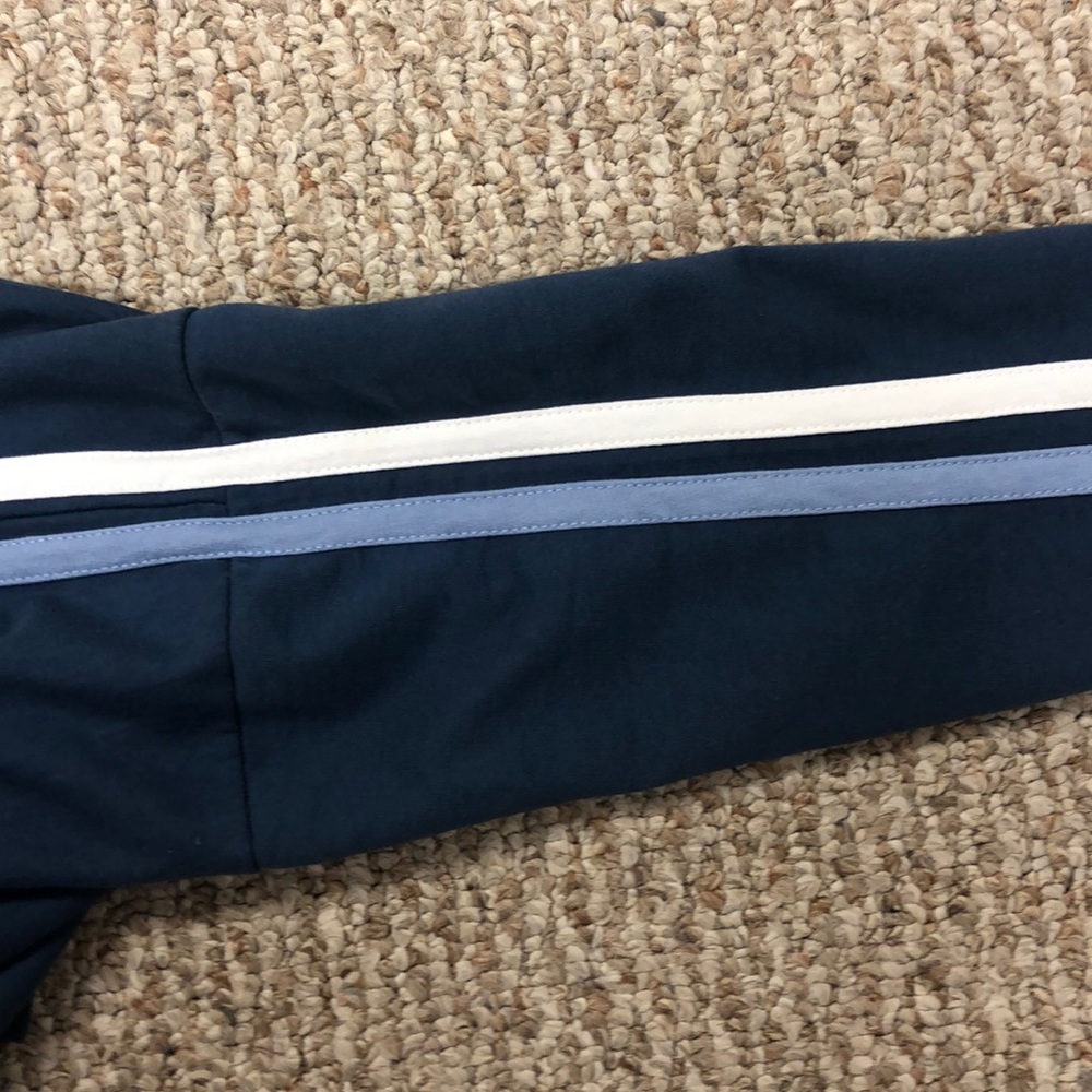 Cropped Sweatshirt - Picture 2 of 2